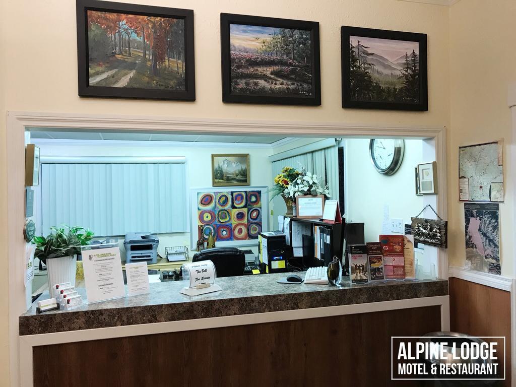 Alpine Lodge Motel & Restaurant แกรนเดแคช ภายนอก รูปภาพ